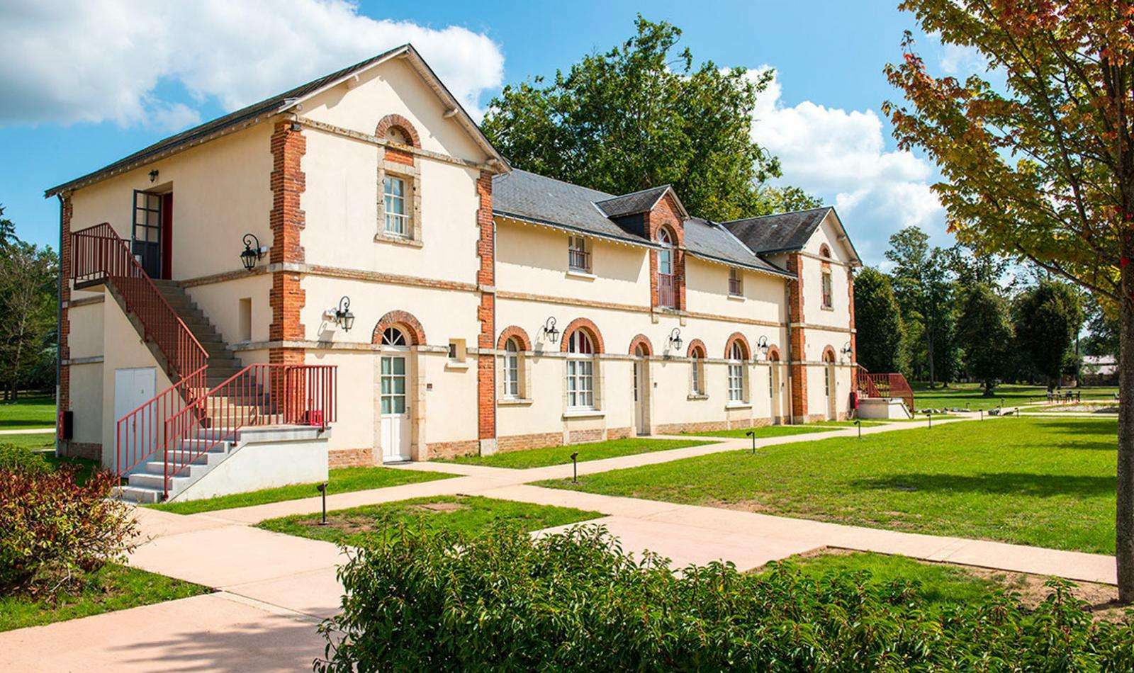 Country Club Hotel Yvre-l'Eveque Exterior photo