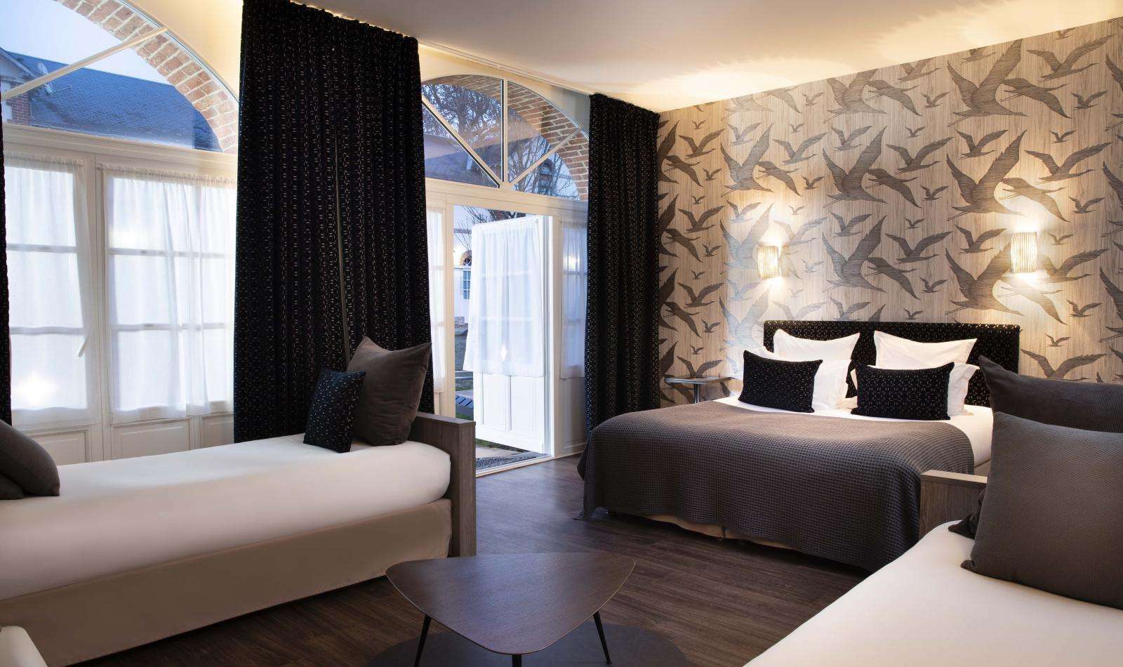 Country Club Hotel Yvre-l'Eveque Room photo